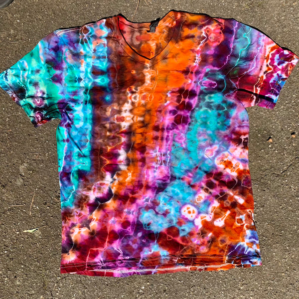 Glitch style short sleeve tshirt Medium Gildan softstyle V-Neck