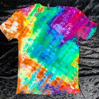 abstract crystal style short sleeve tshirt Large Gildan softstyle V-Neck