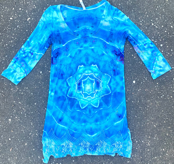 long sleeve shirt size small